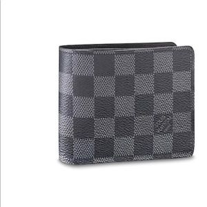 Louis Vuitton (Checkered) wallet